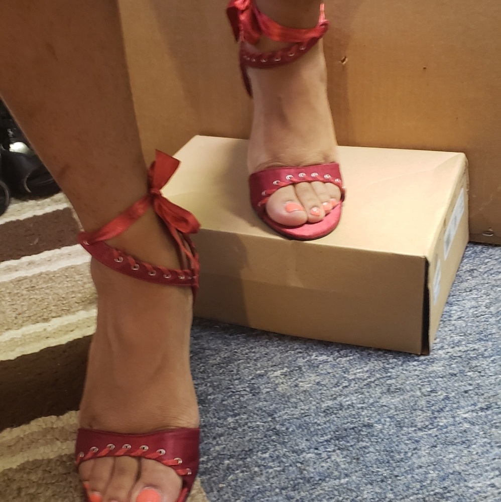 Heels - Picture 2 of 2
